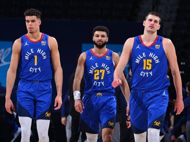 牌还有一枚 牌还有一枚