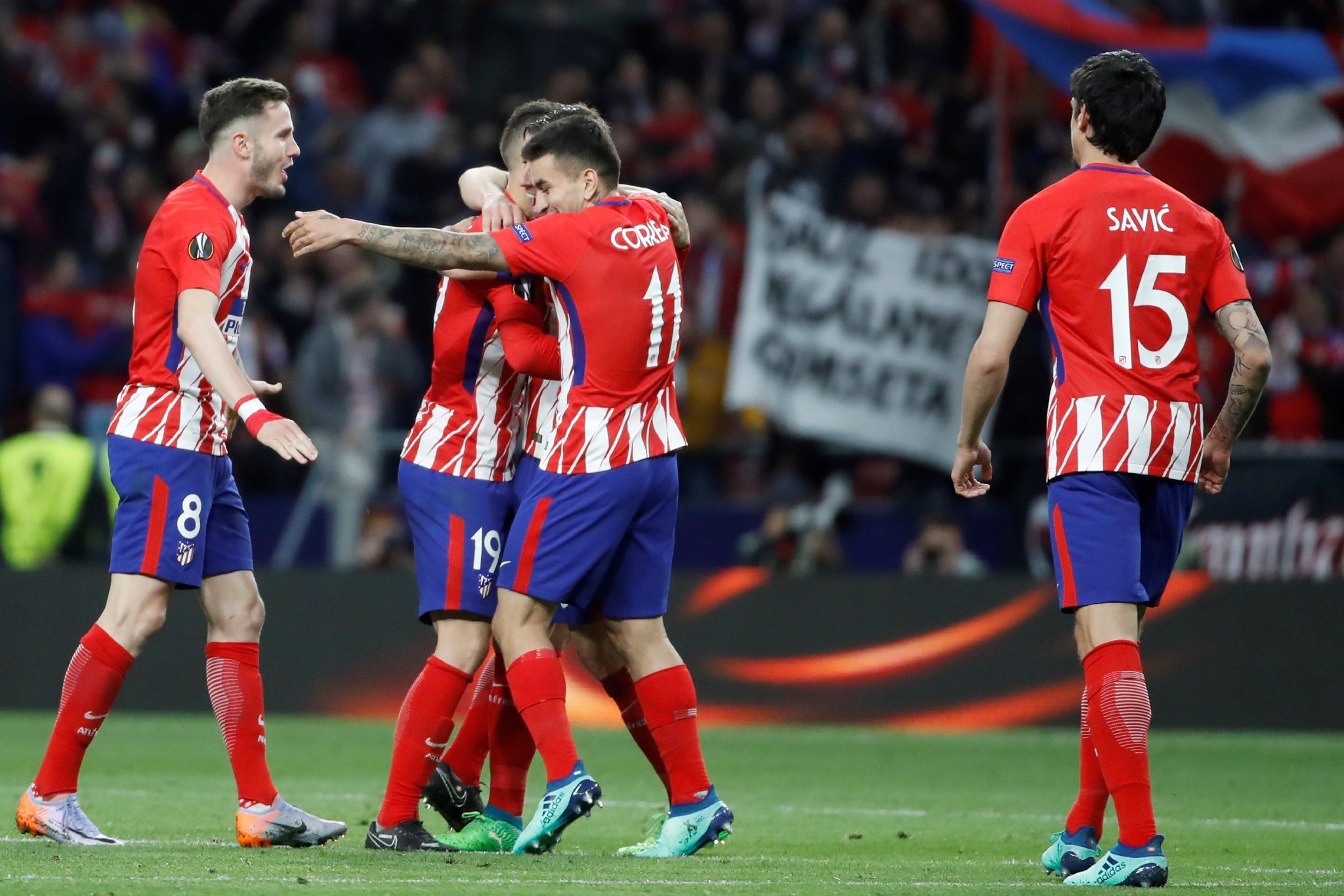 平跟会让自 平跟会让自